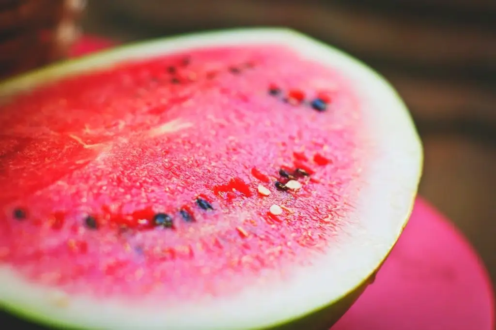 일본에서는 왜 수박에 소금을 뿌려서 먹을까