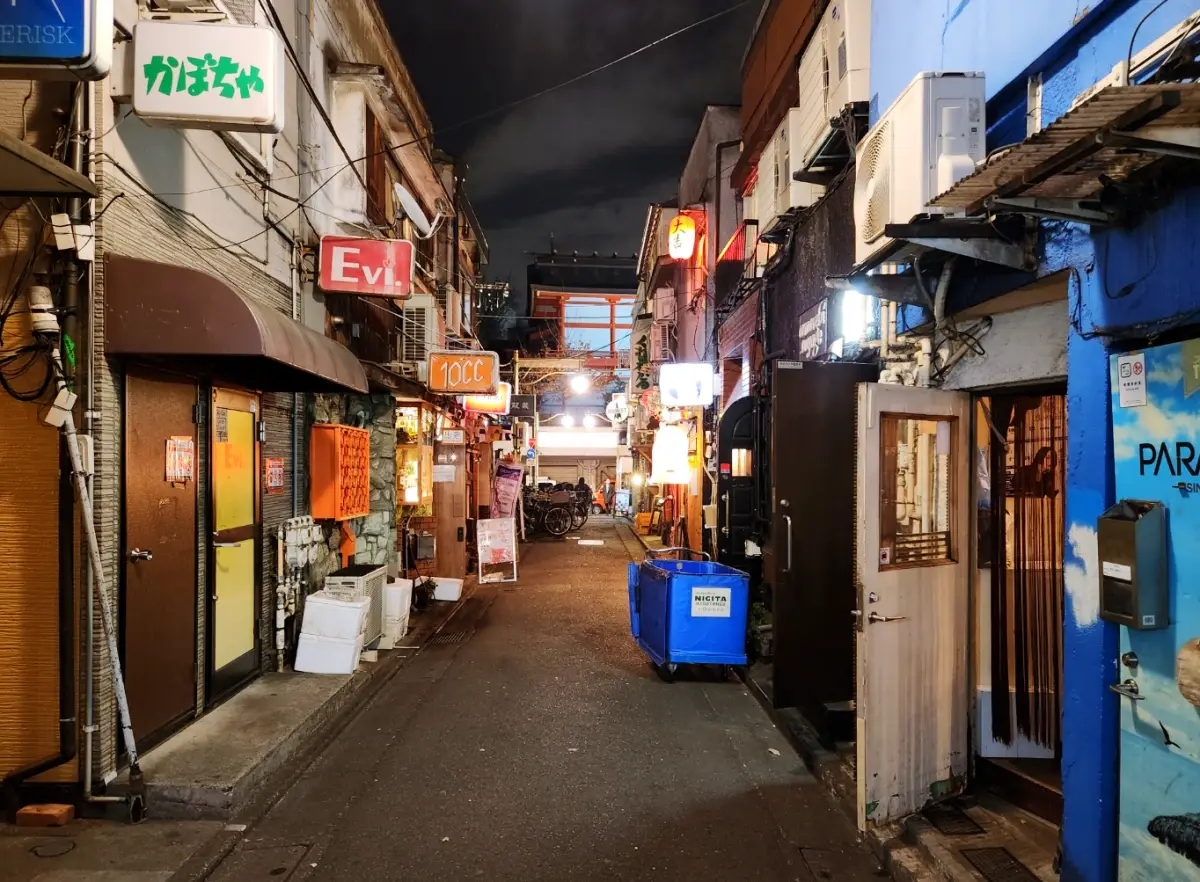 신주쿠 골든가이 바 분위기 가격은 어떤가